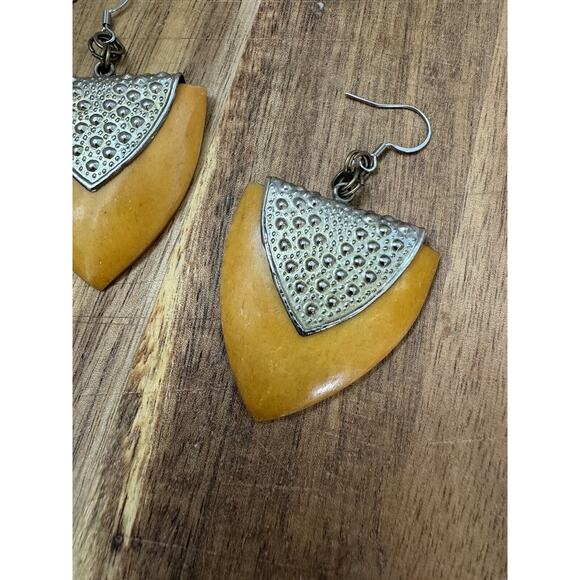 Vintage Bakelite Marbled Yellow Triangular Earrings Vogue Statement Repurposed - Picture 3 of 10